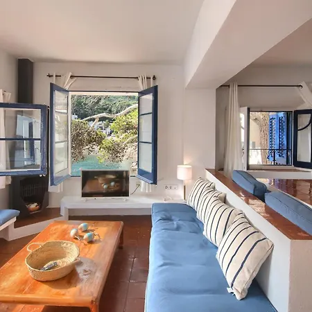 Apartment 3 Bedroom In First Sea Line In Sa Tuna H02 *