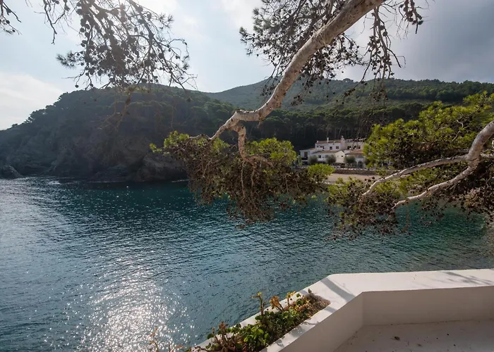 Apartment 3 Bedroom In First Sea Line In Sa Tuna H02 *