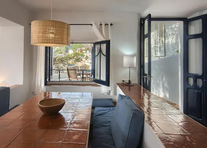 3 Bedroom In First Sea Line In Sa Tuna H02 Apartment